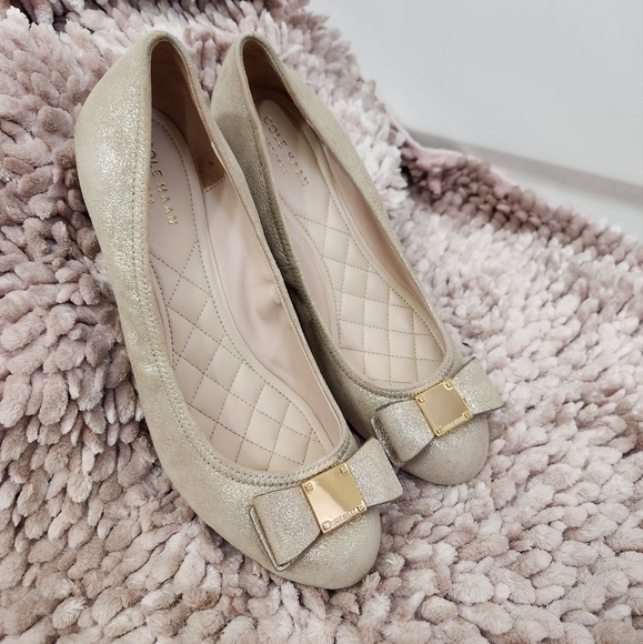 Cole Haan Tali Grand.OS Bow Wedge, Color: Cream/Gold, Size: 8 - Picture 11 of 11